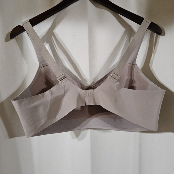 Lululemon Athletica Hold True Bra Soft Sand Size 38D Wireless Molded Cups - Picture 2 of 4